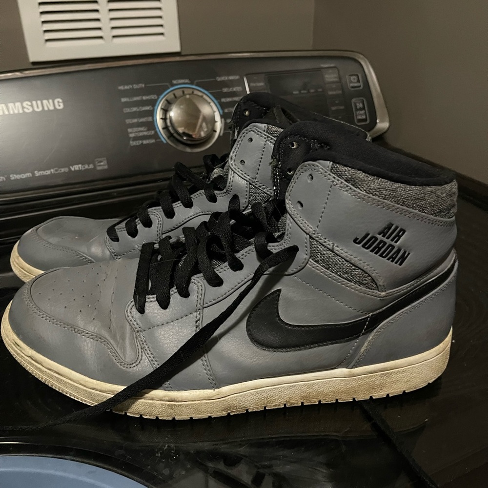 Mens air forces size 12